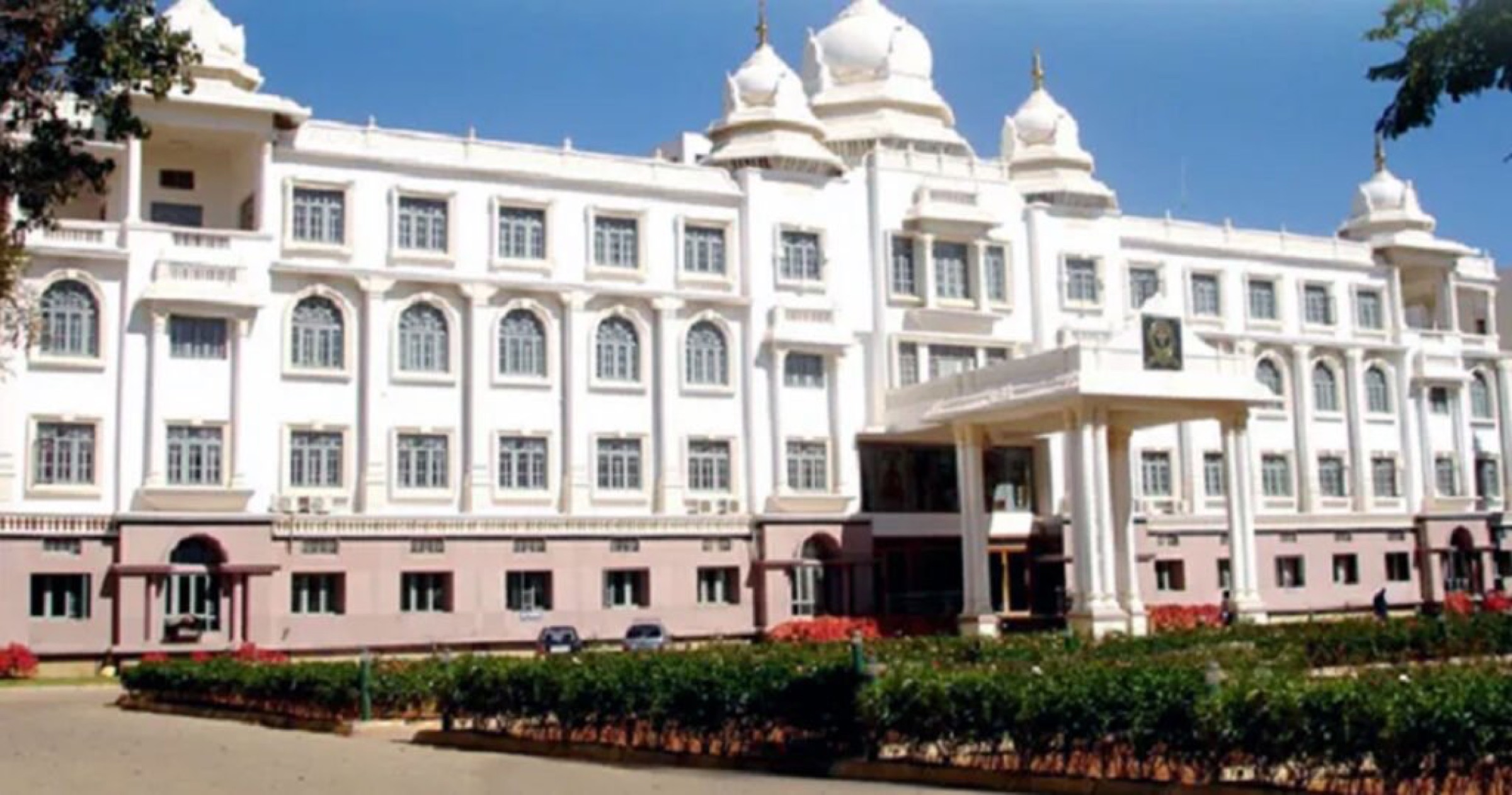 Sri Devaraj Urs Medical College — Kolar, Karnataka campus